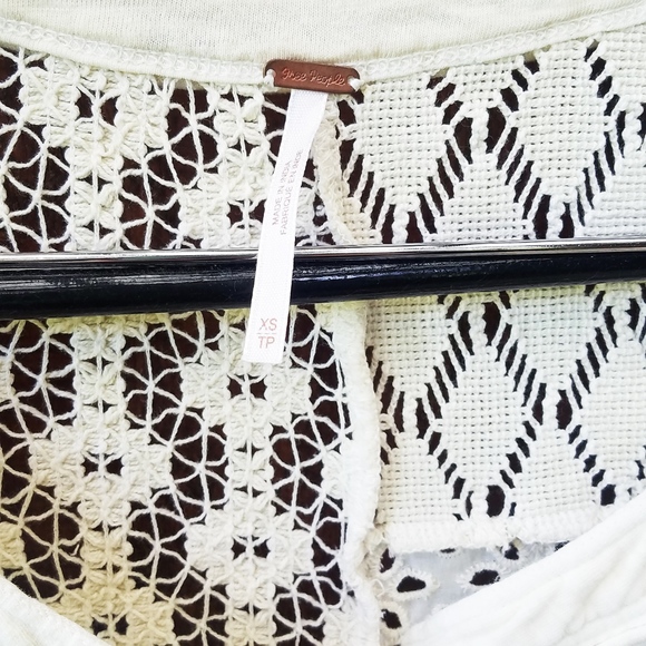 Free People ~ Cream ~ Crochet Back  ~ Size XSmall - Picture 4 of 4